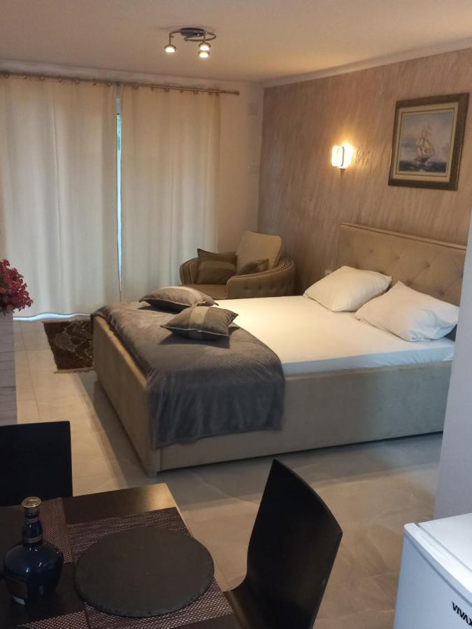 Apartments Stankovic & Boat Tours Virpazar Exteriör bild