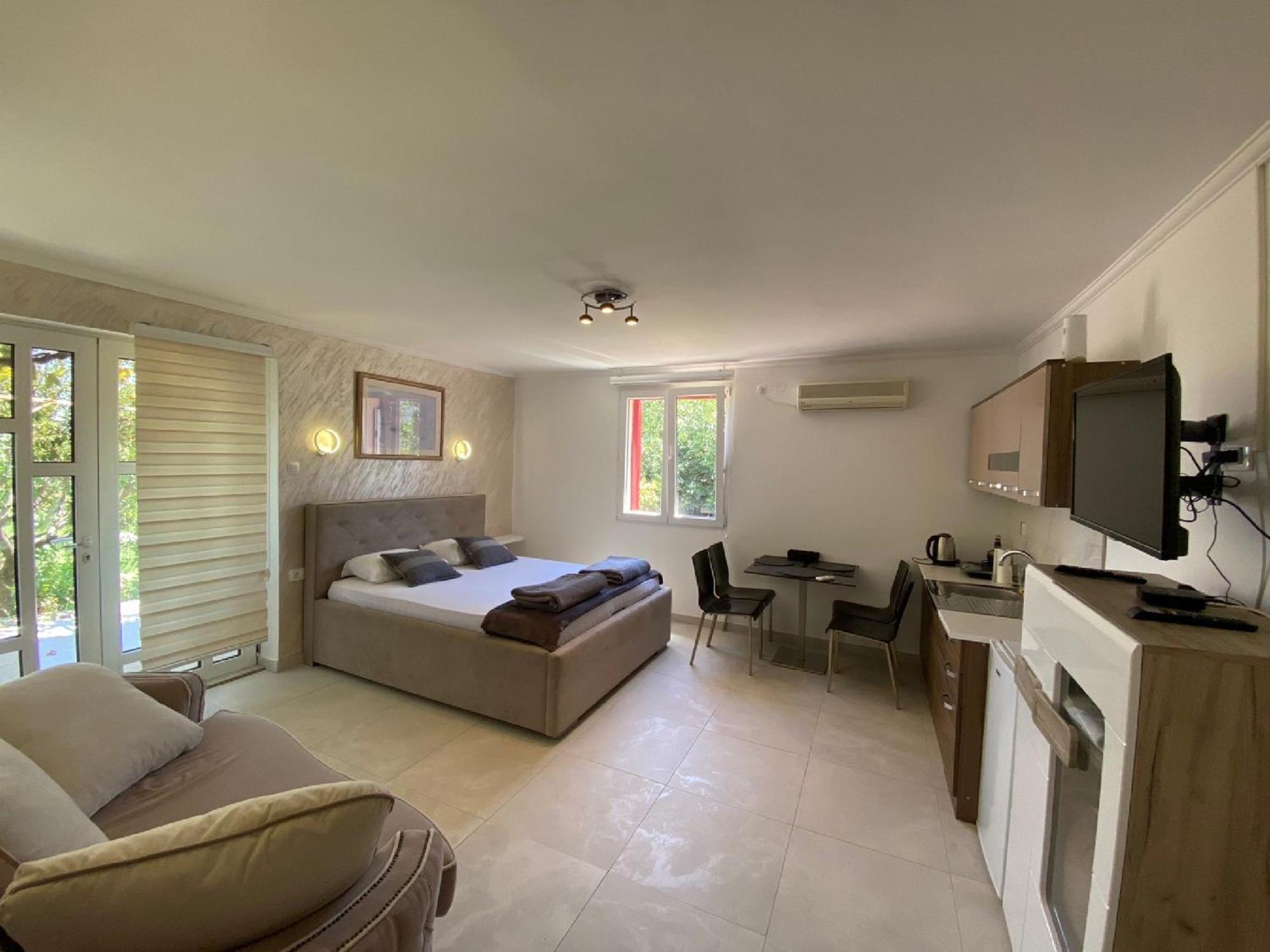 Apartments Stankovic & Boat Tours Virpazar Exteriör bild
